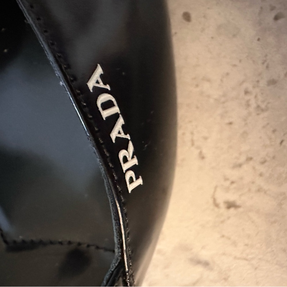 Prada brushed leather cut-out pumps fantastic condition size 37.5 block heel - Picture 7 of 8